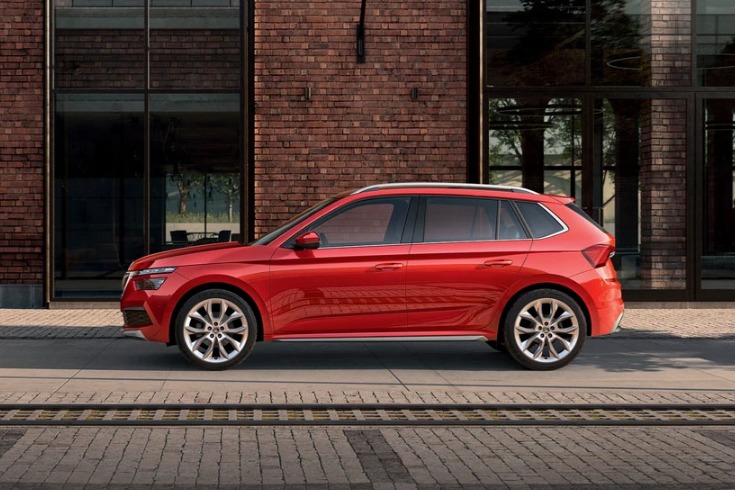 Vehículo rojo de la marca Skoda