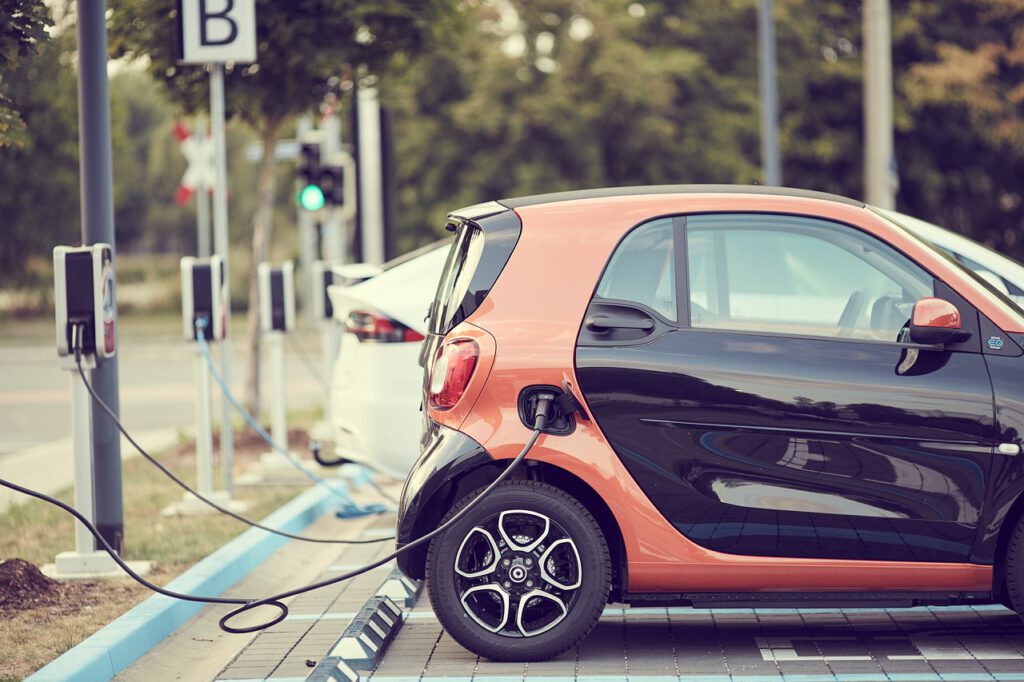 Coches híbridos pequeños eficientes y ligeros